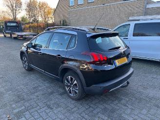 Peugeot 2008 1.2 PureTech Allure picture 5