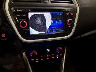 Suzuki S-Cross 1.6 Comfort  Clima picture 18