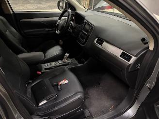 Mitsubishi Outlander 2.0 PHEV instyle picture 8