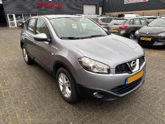 Damaged car Nissan Qashqai 1.6 Acenta 2011/8