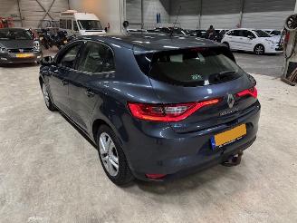 uszkodzony samochody osobowe Renault Mégane 1.2 TCe Zen 2017/5