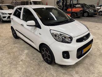 Schadeauto Kia Picanto 1.0 5-drs First Edition Clima 2015/7