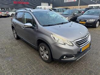 uszkodzony samochody osobowe Peugeot 2008 1.2 PureTech Allure Clima Navi 2016/4