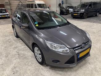 Schadeauto Ford Focus 1.6 TDCI Trend 2013/4