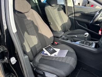 Peugeot 308 1.6 HDI Executive Pack Pano picture 10