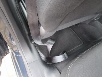 Peugeot 208 1.2 PURE TECH BLUE LION 5DRS picture 19