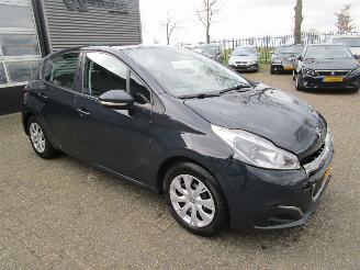 Peugeot 208 1.2 PURE TECH BLUE LION 5DRS picture 7