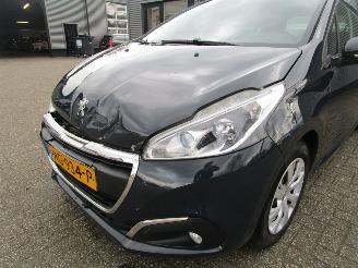 Peugeot 208 1.2 PURE TECH BLUE LION 5DRS picture 23
