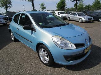 Renault Clio 1.2 TCE Expression picture 7