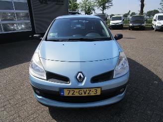 Renault Clio 1.2 TCE Expression picture 8