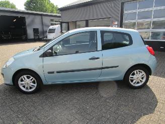 Renault Clio 1.2 TCE Expression picture 2