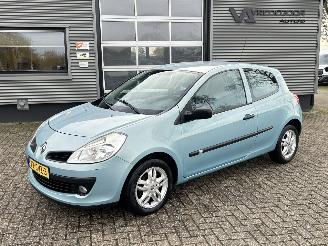uszkodzony samochody osobowe Renault Clio 1.2 TCE Expression 2008/9