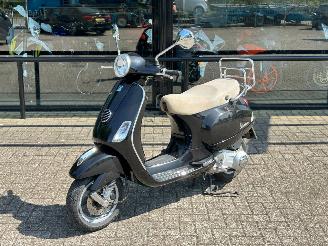 damaged motor cycles Vespa  LX 125 4T 2010/5