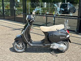 Vespa  LX 125 4T picture 2