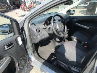 Mazda 2 1.3 Color Edition 5drs picture 9