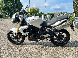 Triumph Speed Triple 675 picture 6