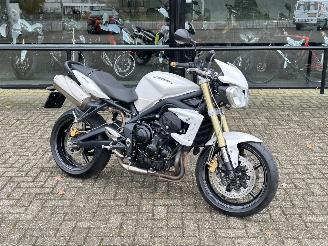 Vaurioauto  motor cycles Triumph Speed Triple 675 2012/6