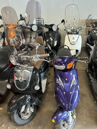 Sym  Partij 47 scooters picture 7