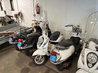 Sym  Partij 47 scooters picture 12