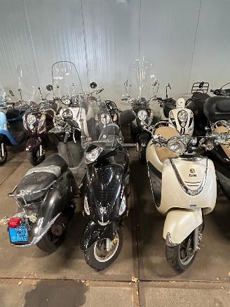 Sym  Partij 47 scooters picture 11