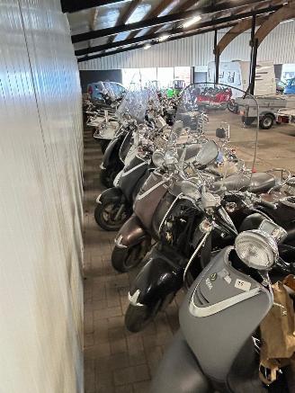 Sym  Partij 47 scooters picture 17