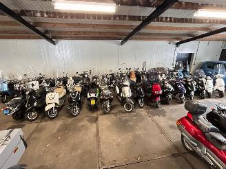 Sym  Partij 47 scooters picture 2