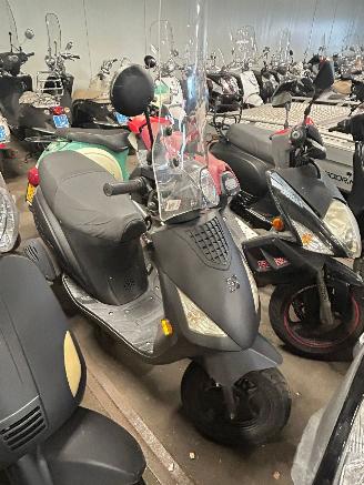 Sym  Partij 20 scooters picture 17