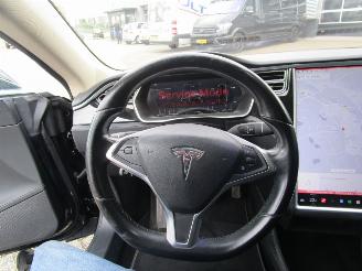 Tesla Model S 85 Base picture 15