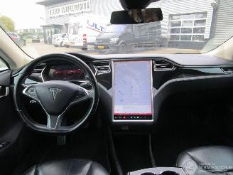 Tesla Model S 85 Base picture 13