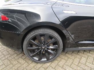 Tesla Model S 85 Base picture 22