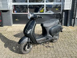 damaged scooters AGM  VX50 2021/5