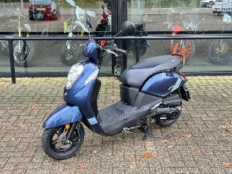 damaged scooters Sym  Mio 2021/9