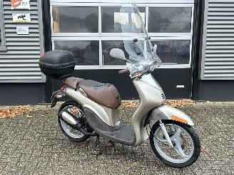 Vaurioauto  scooters Yamaha  Why 50 2000/6
