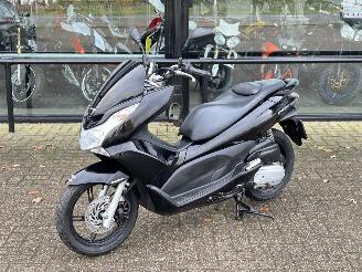 dommages motocyclettes  Honda PCX 125  2011/3