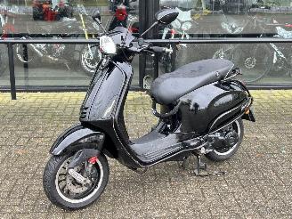 dommages scooters Vespa  Sprint 50 4T 2018/6