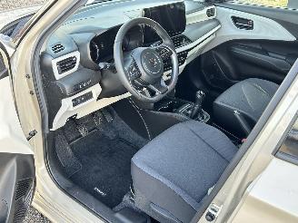 Suzuki Swift 1.2 Select Smart Hybrid picture 9