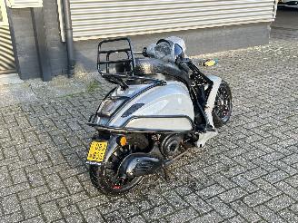 Vespa  Primavera  Sprint picture 2