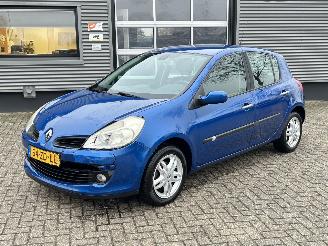 Unfallwagen Renault Clio 1.6-16V Dynamique S Automaat 2008/2