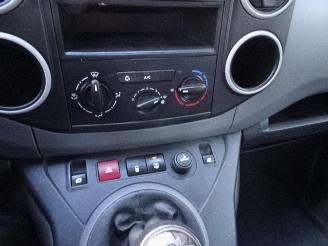 Peugeot Partner 122 1.6 e-HDI L2 XR airco inrichting imperiaal picture 18