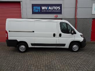 Peugeot Boxer 330 2.2 HDI L2H1 XT 3 zits airco picture 6