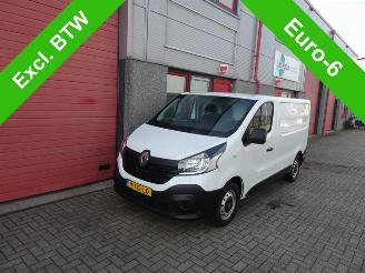 Vrakbiler auto Renault Trafic 1.6 dCi T27 L1H1 Comfort 3 zits airco 2018/1