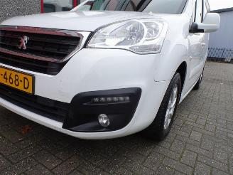 Peugeot Partner 120 1.6 BlueHDi 75 L1 Première navi airco picture 17