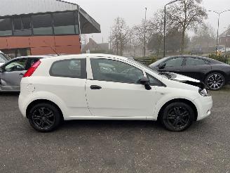 Fiat Punto 1.2 Pop  AIRCO Hatchback 3-dr. picture 4