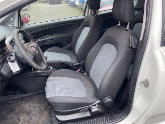 Fiat Punto 1.2 Pop  AIRCO Hatchback 3-dr. picture 26