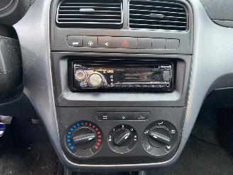 Fiat Punto 1.2 Pop  AIRCO Hatchback 3-dr. picture 28