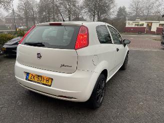 Fiat Punto 1.2 Pop  AIRCO Hatchback 3-dr. picture 3