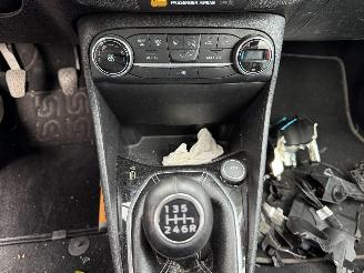 Ford Fiesta 1.0 EcoBoost Titanium Hatchback 5-dr. picture 6