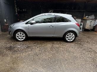 Opel Corsa 1.2-16V BlitZ  Hatchback 3-dr. picture 2