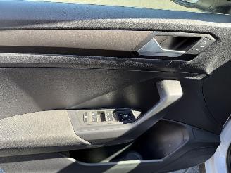 Volkswagen T-Roc 1.6 TDI Style Business  SUV 5-dr. picture 8