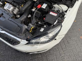 Peugeot 308 1.2 PureTech Blue Lease picture 18